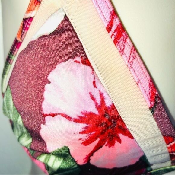 Victoria’s Secret tropical triangle bikini top sm - Picture 3 of 8